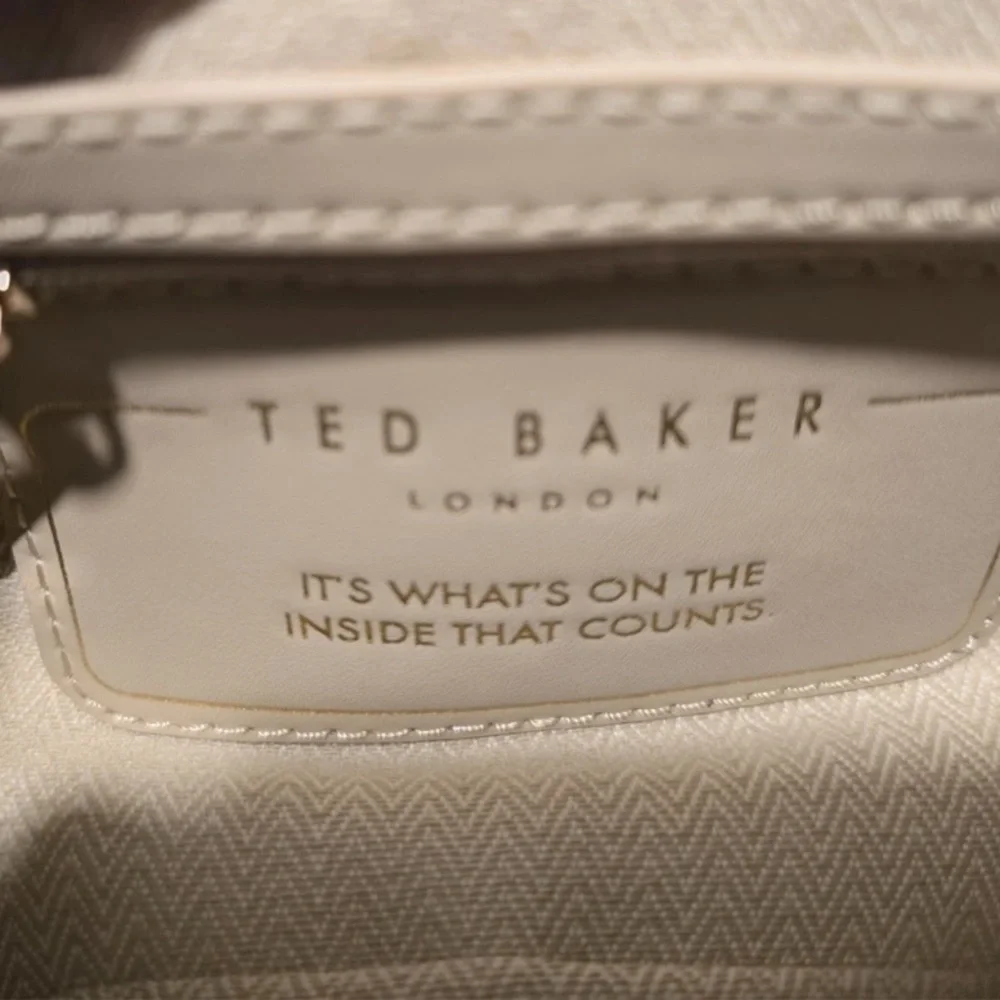 🆕 Ted Baker Poppy Mini Satchel Natural Cream Leather Crossbody Bag - Picture 10 of 14